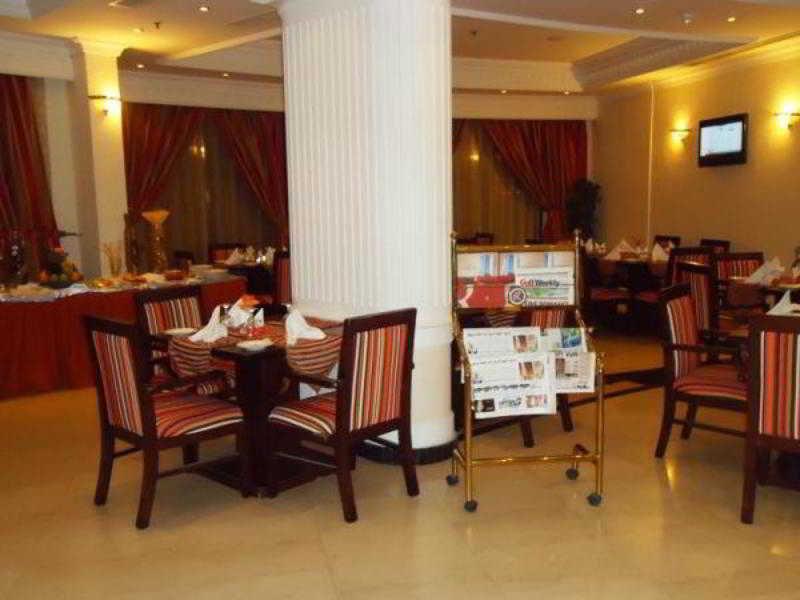 Ramee California Hotel Manamah Restaurant foto